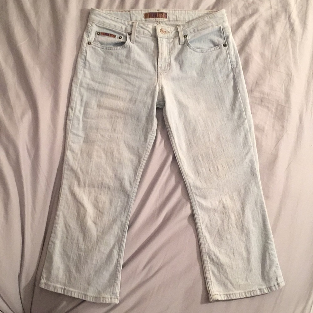 L.E.I. Flare Capri Jeans